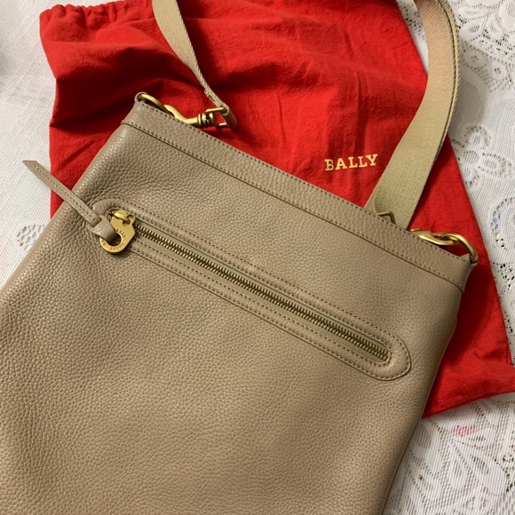 Bally tan/gold pebbled leather crossbody bag - Picture 3 of 16